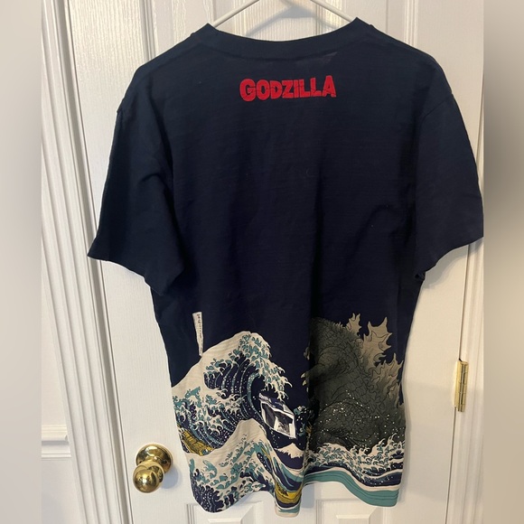 Men’s Gorilla Hokusai Wave T-Shirt. NWT and from Tokyo. - Picture 5 of 6